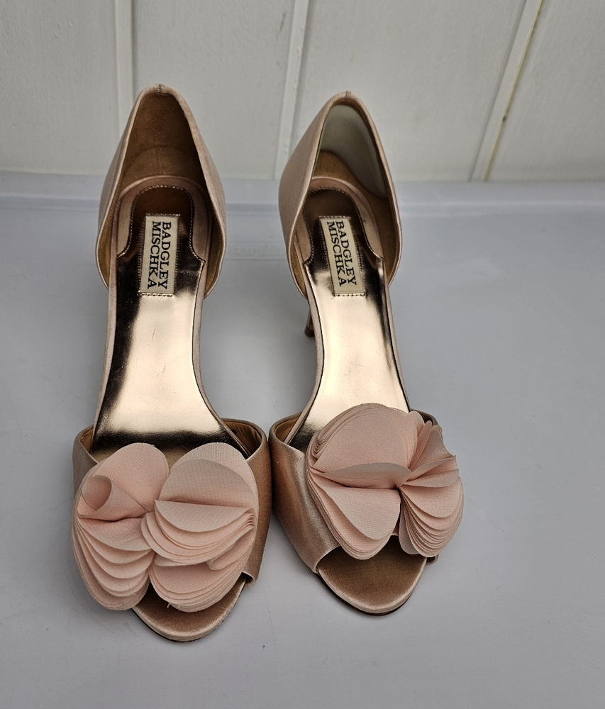 Badgley Mischka Thora Pump Blush Satin D'Orsay Silk Blossom Peep Toe Heel 8W